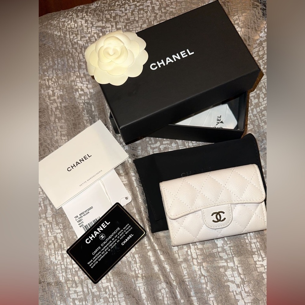 White chanel card holder #2